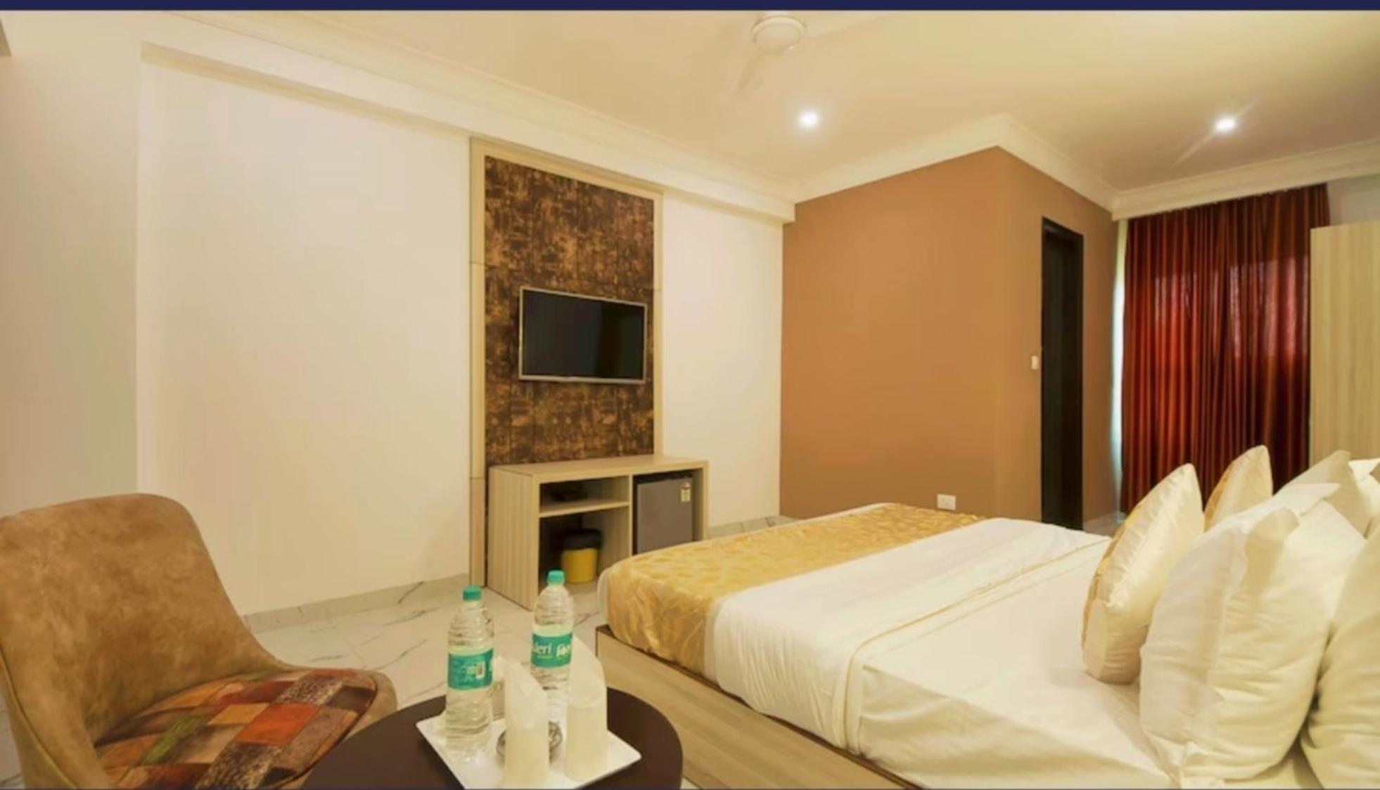 Hotel Almora Inn - Near By Delhi International Airport - With Free Airport Pickup And Drop Neu-Delhi Exterior foto