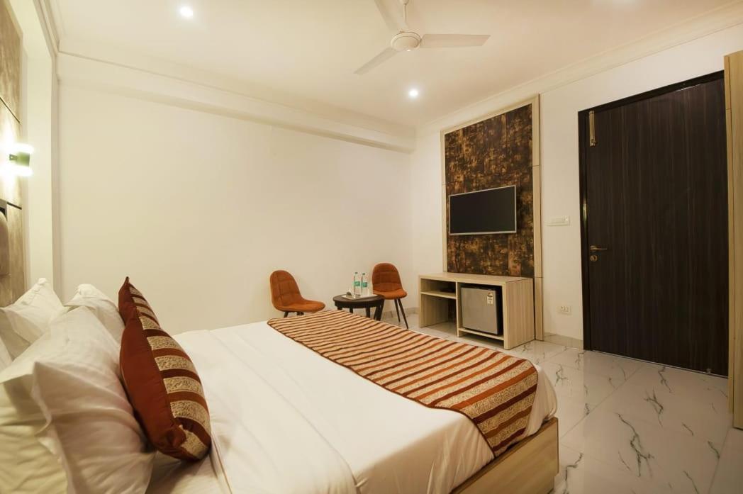 Hotel Almora Inn - Near By Delhi International Airport - With Free Airport Pickup And Drop Neu-Delhi Exterior foto