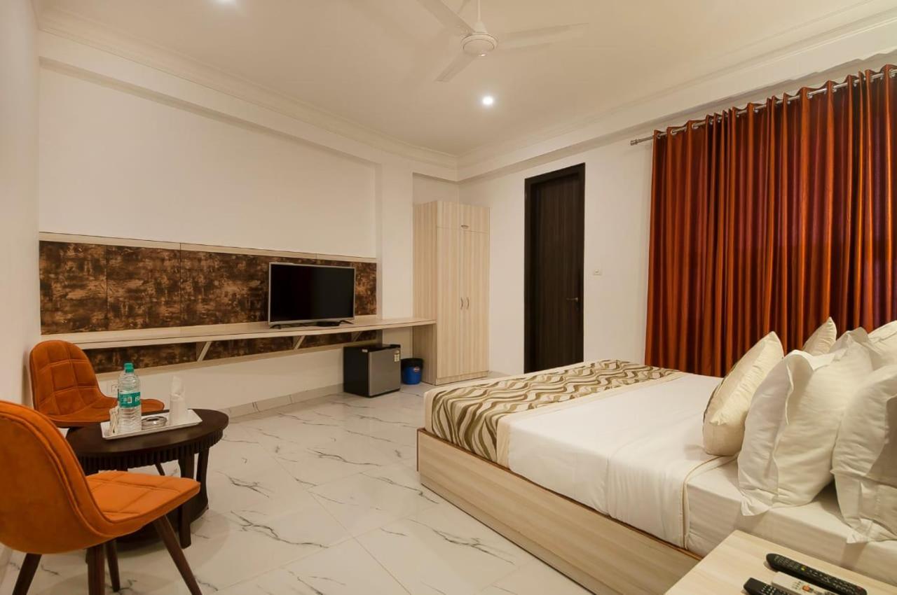 Hotel Almora Inn - Near By Delhi International Airport - With Free Airport Pickup And Drop Neu-Delhi Exterior foto