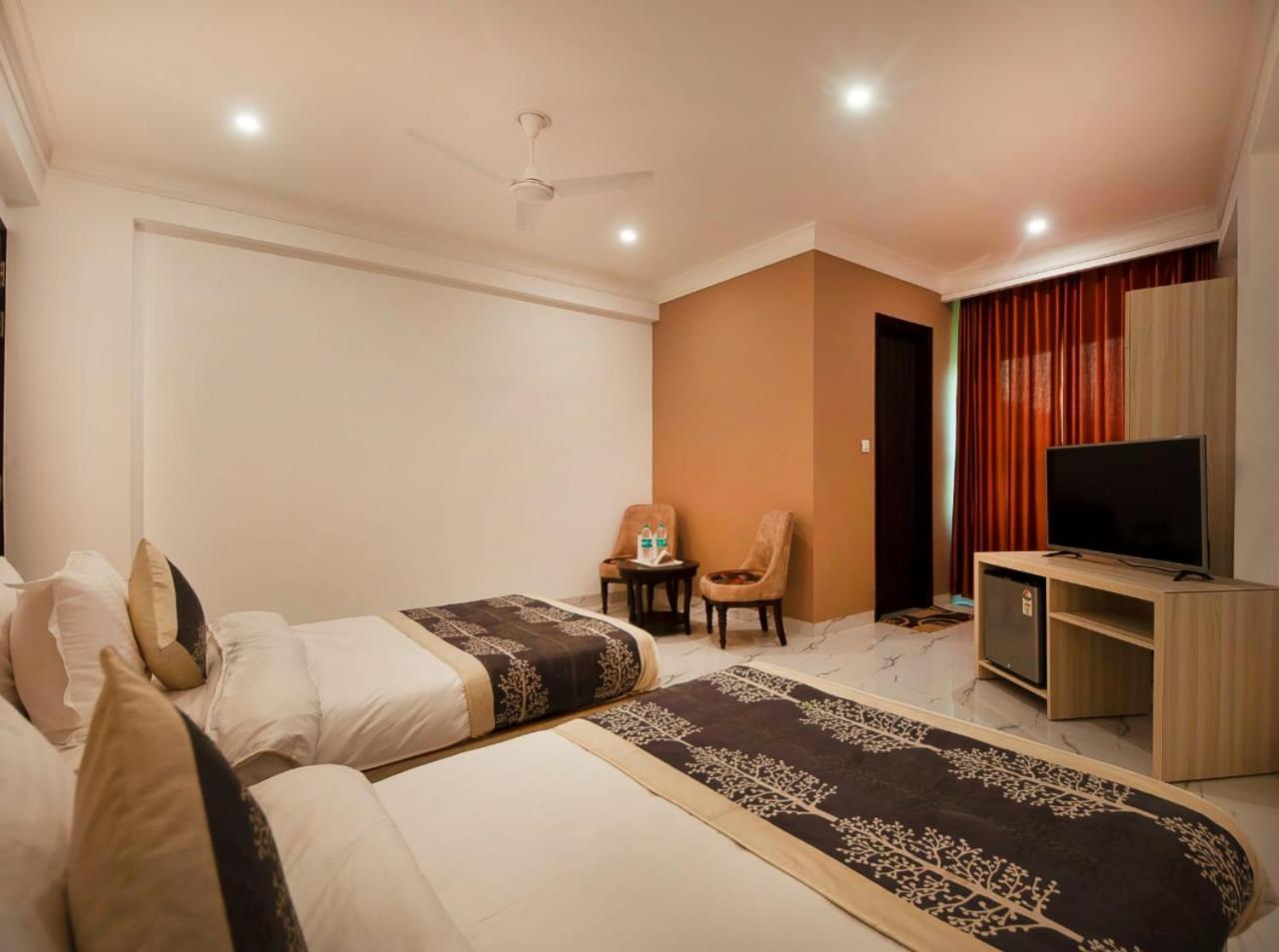 Hotel Almora Inn - Near By Delhi International Airport - With Free Airport Pickup And Drop Neu-Delhi Exterior foto