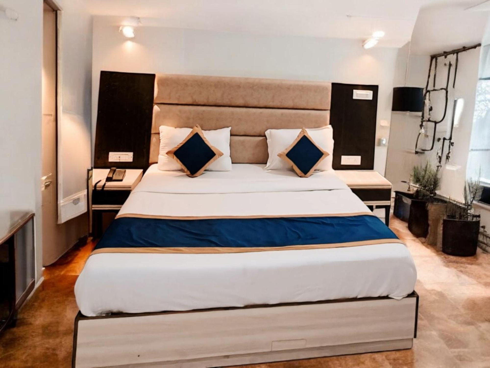 Hotel Almora Inn - Near By Delhi International Airport - With Free Airport Pickup And Drop Neu-Delhi Zimmer foto